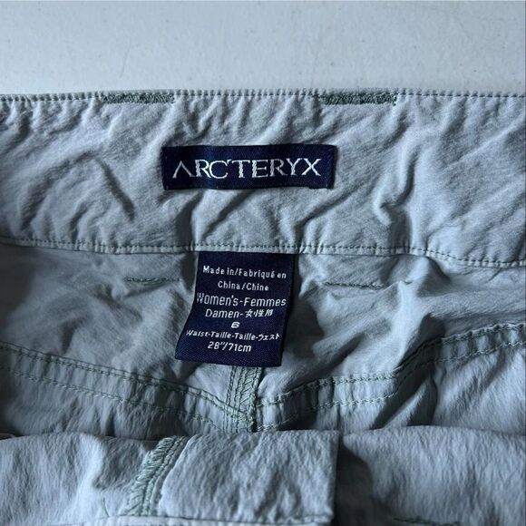 Arc'teryx Womens Cargo Hiking Shorts 6 - Picture 3 of 3